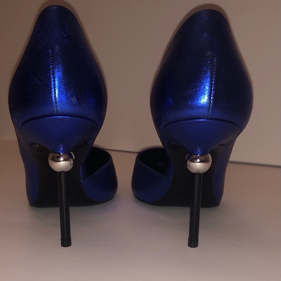NWOT Roger Vivier Pumps - Picture 2 of 2